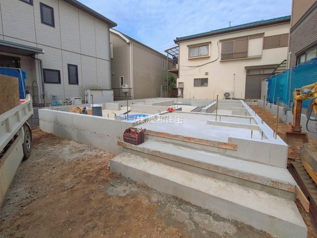 市川市宮久保2丁目 新築戸建 並列3台駐車可能!